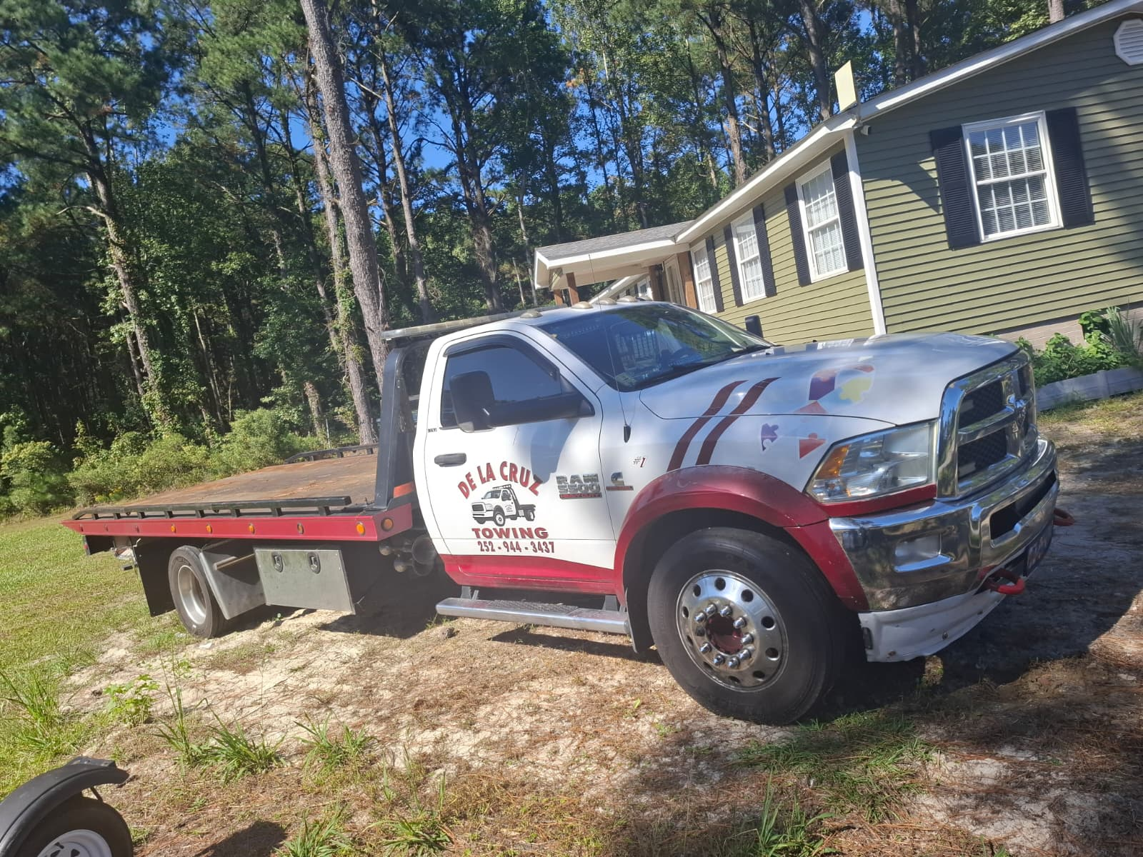 DE LA CRUZ TOWING LLC towing truck